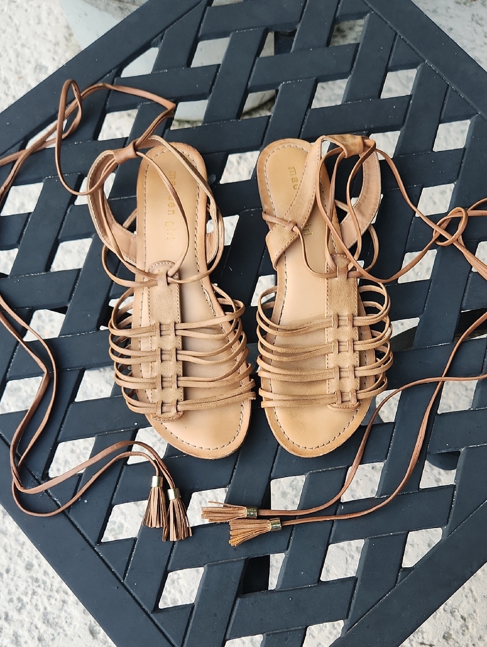 Madden Girl Camel Strappy Gladiator Sandals With Fringe/tassel Detail, Sz 8.5